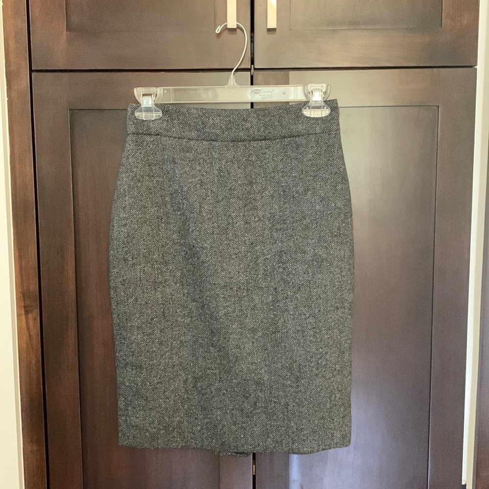 J. CREW No. 2 Pencil charcoal gray woolen skirt size 00P excellent condition